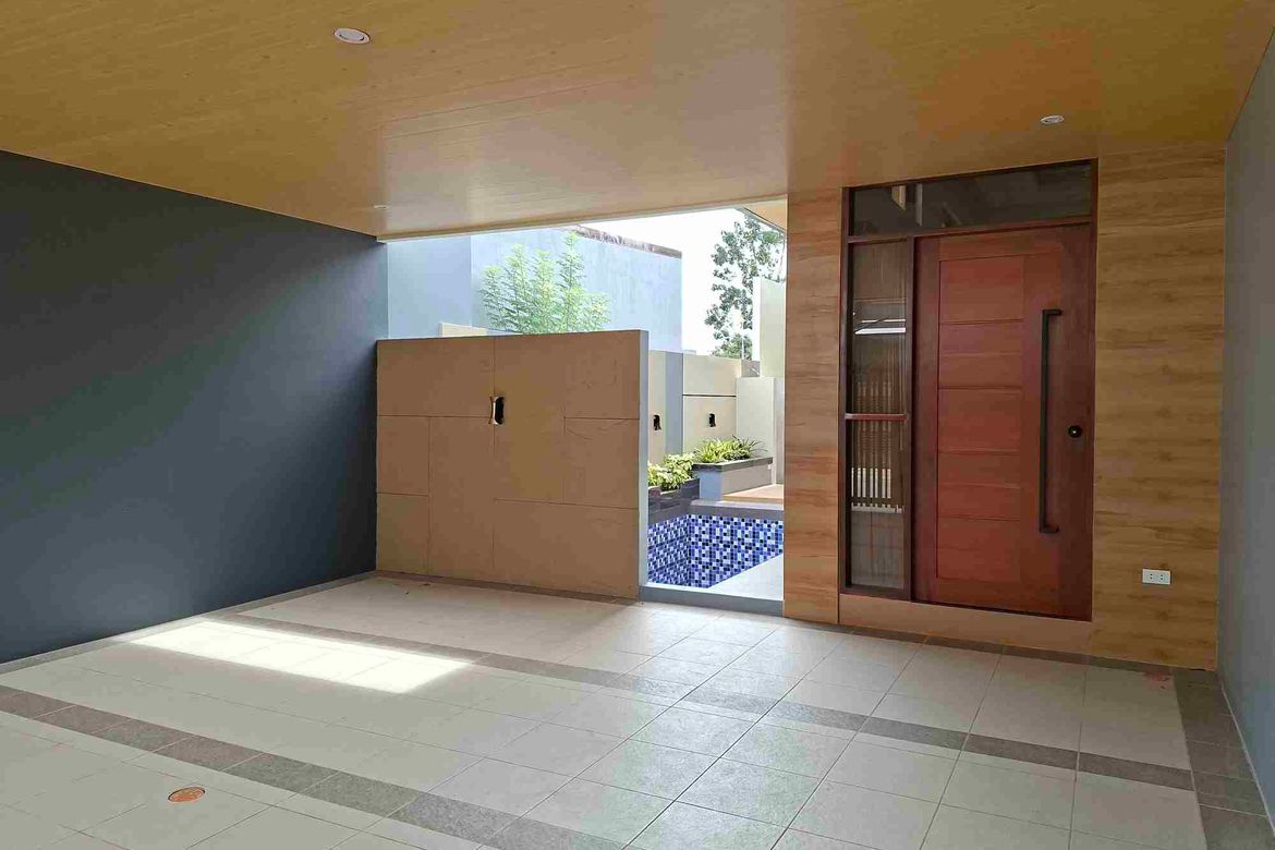 5 Bedroom House for Sale in Santo Rosario, San Fernando, Pampanga – photo 3