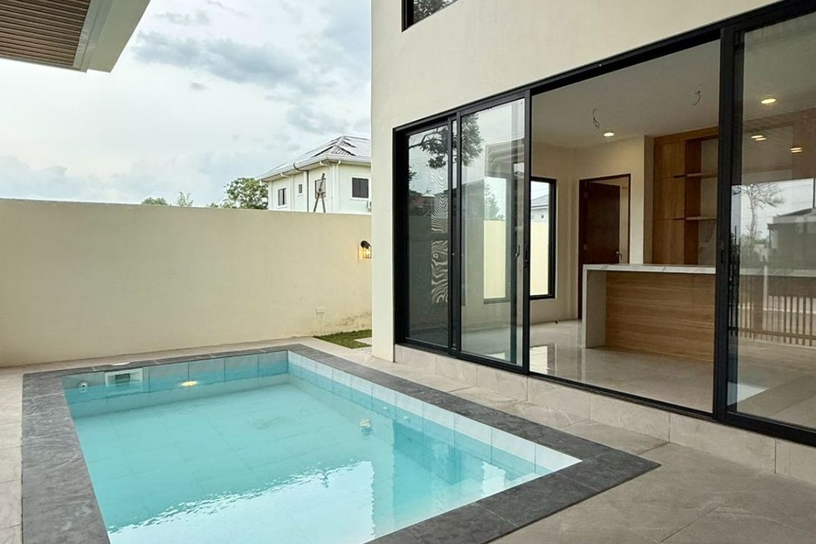 5 Bedroom House for Sale in Santo Rosario, San Fernando, Pampanga – photo 2