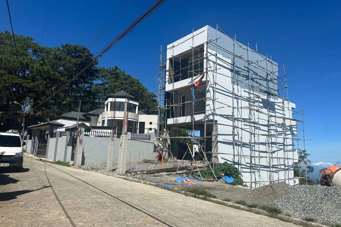 5 Bedroom House for Sale in Santo Tomas Proper, Baguio, Benguet