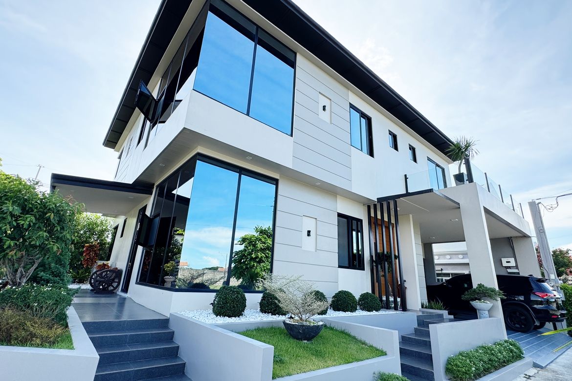 5 Bedroom House for Sale in South Forbes Golf City, Inchican, Silang, Cavite – photo 2