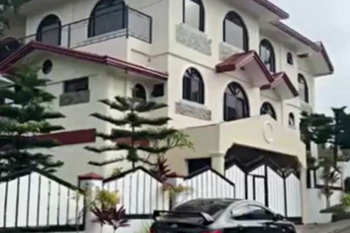 5 Bedroom House for Sale in Sungay North, Tagaytay, Cavite