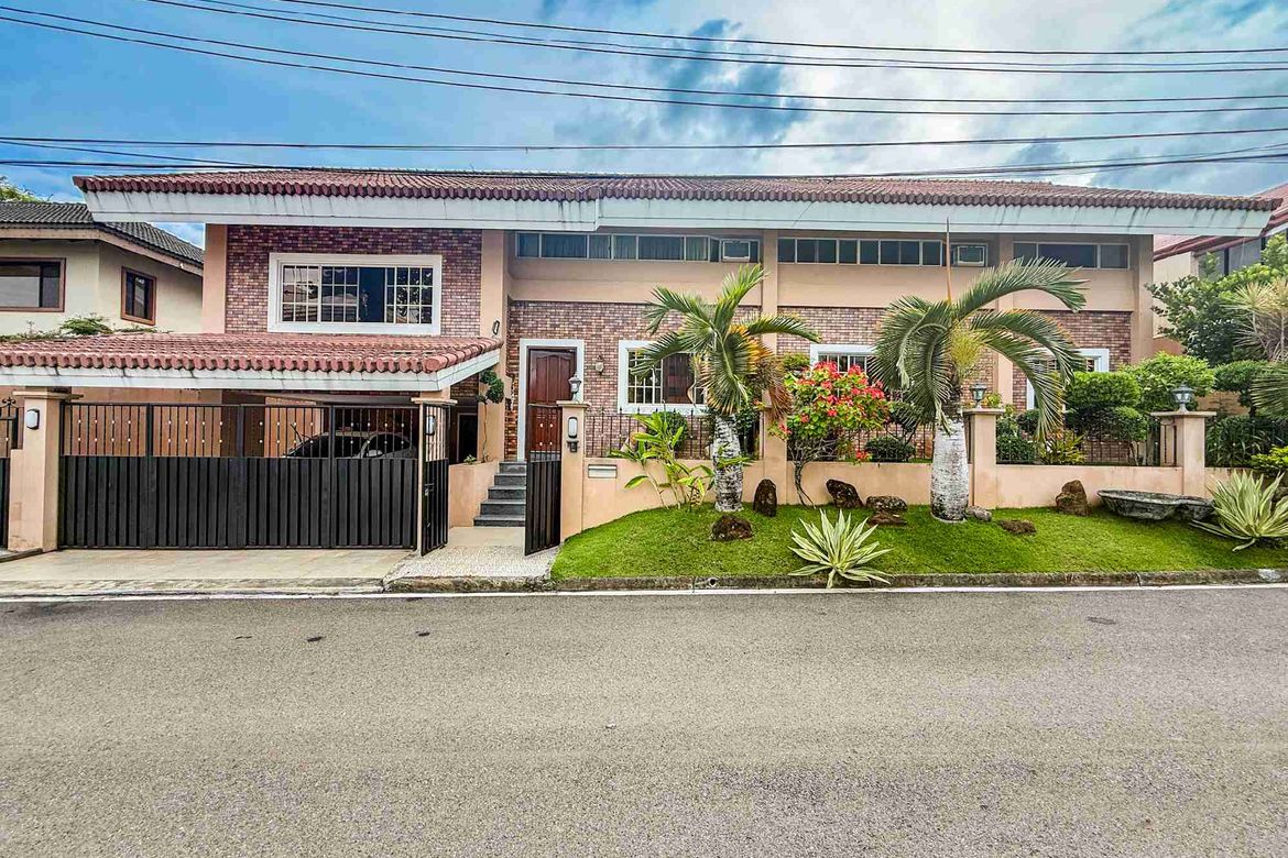 5 Bedroom House for Sale in Talamban, Cebu City, Cebu