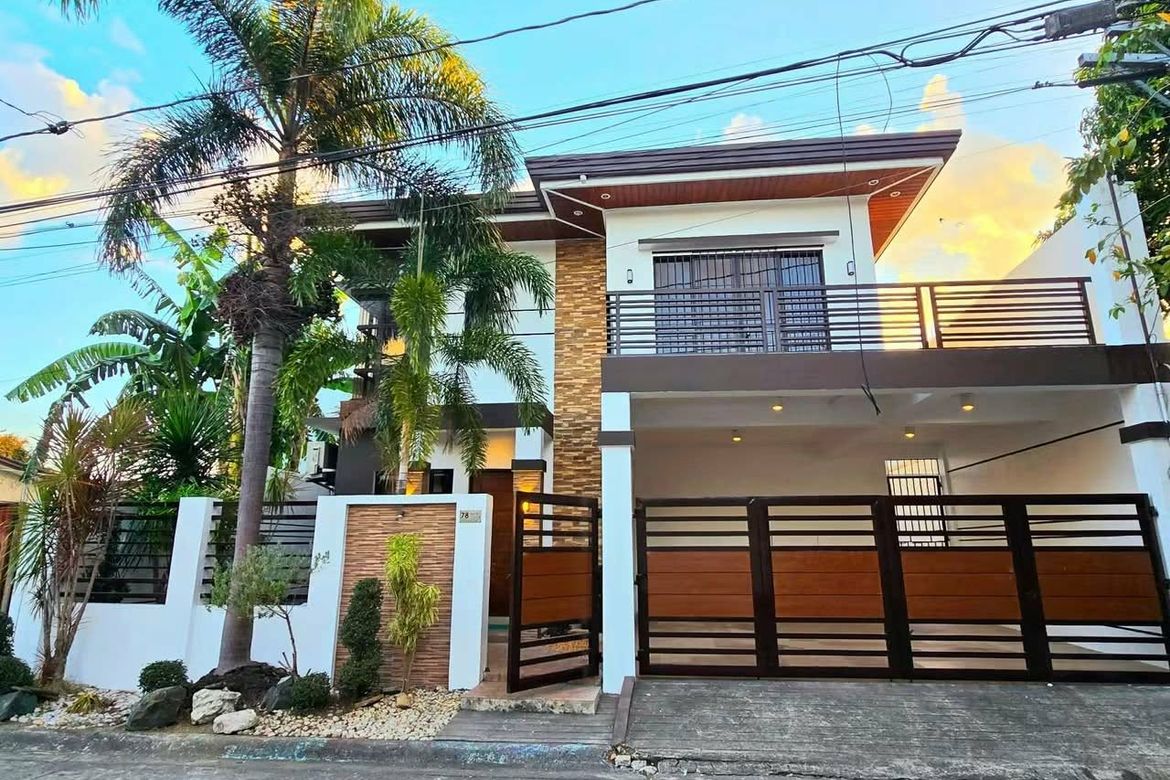 5 Bedroom House for Sale in Talon Dos, Las Piñas, Metro Manila