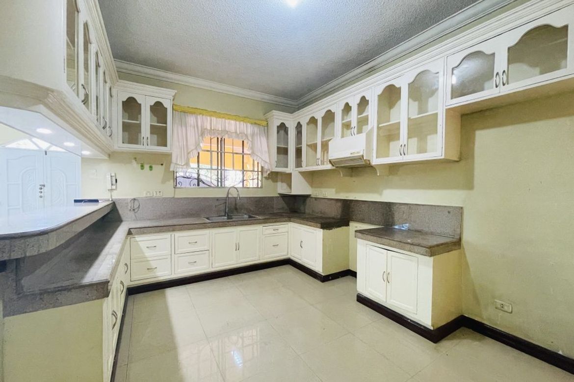 5 Bedroom House for Sale in Talon Dos, Las Piñas, Metro Manila – photo 3