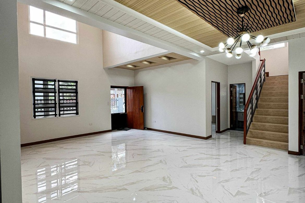 5 Bedroom House for Sale in Talon Dos, Las Piñas, Metro Manila