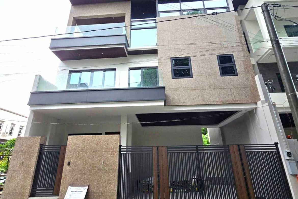 5 Bedroom House for Sale in Tandang Sora, Quezon City, Metro Manila