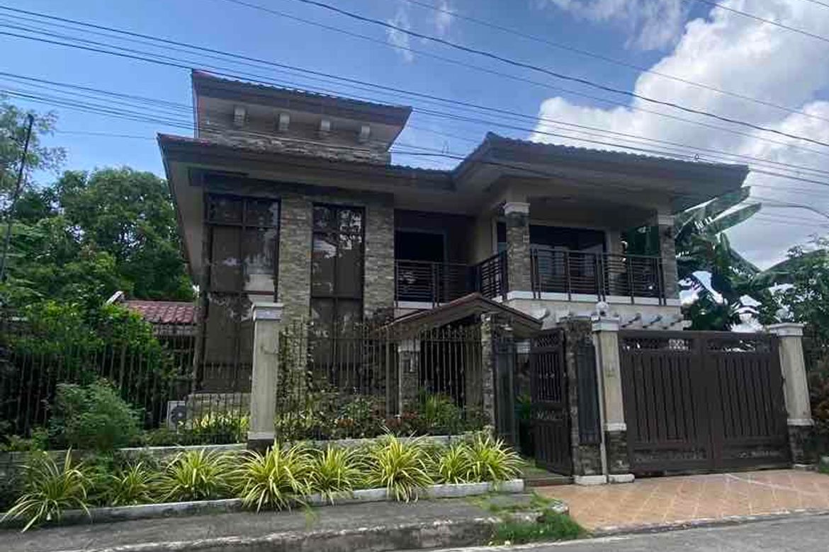 5 Bedroom House for Sale in Tangub, Bacolod, Negros Occidental