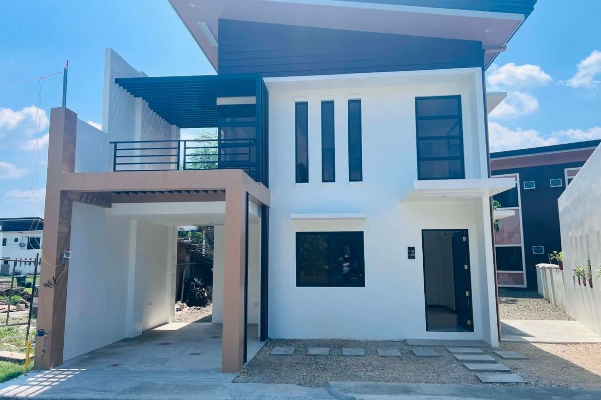 5 Bedroom House for Sale in Tayud, Consolacion, Cebu