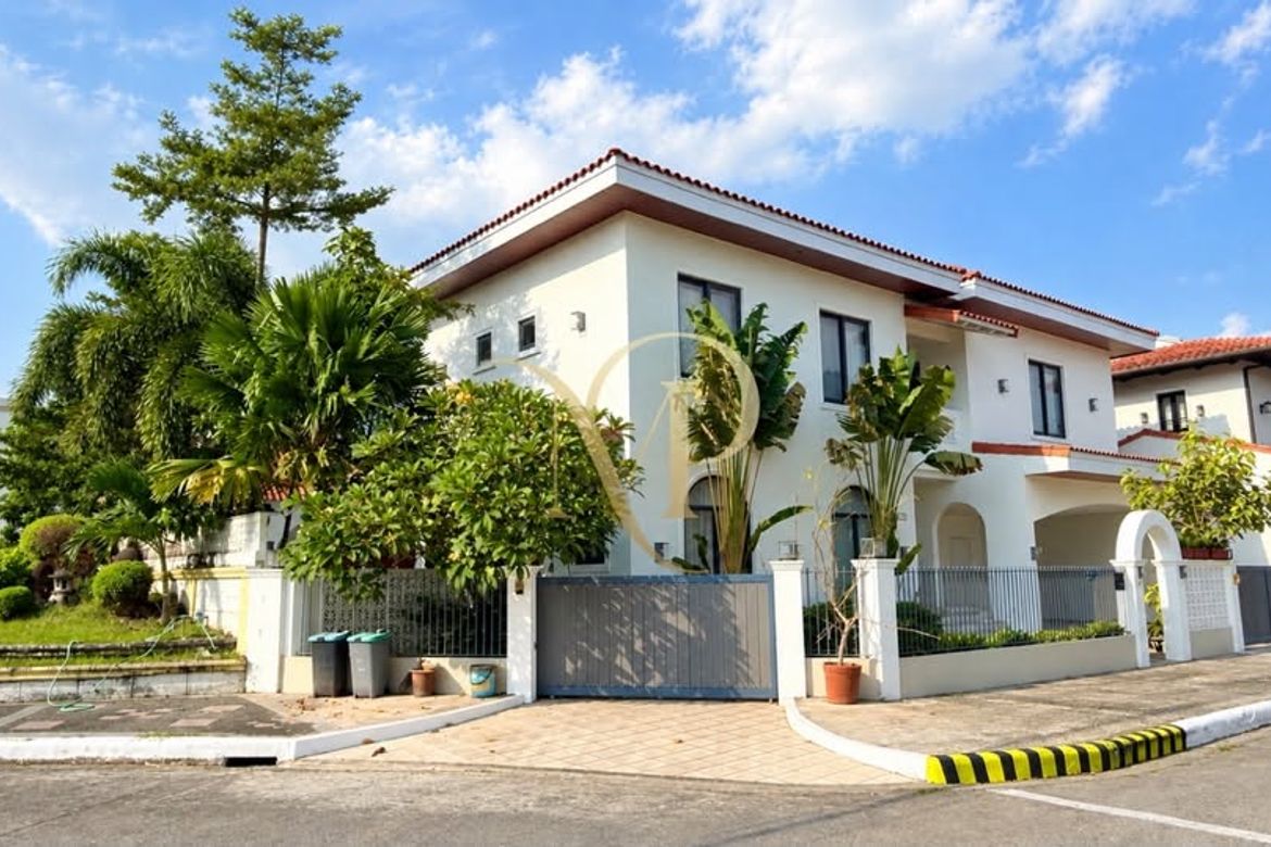 5 Bedroom House for Sale in Telabastagan, San Fernando, Pampanga