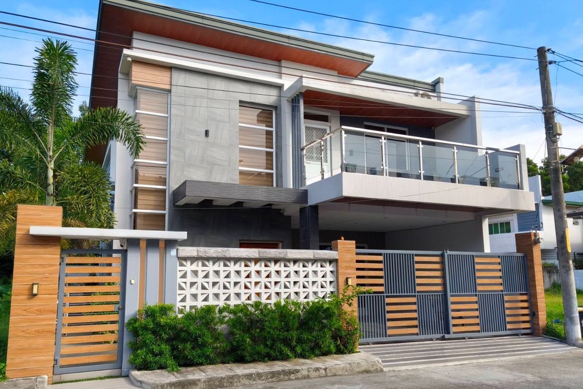 5 Bedroom House for Sale in Telabastagan, San Fernando, Pampanga