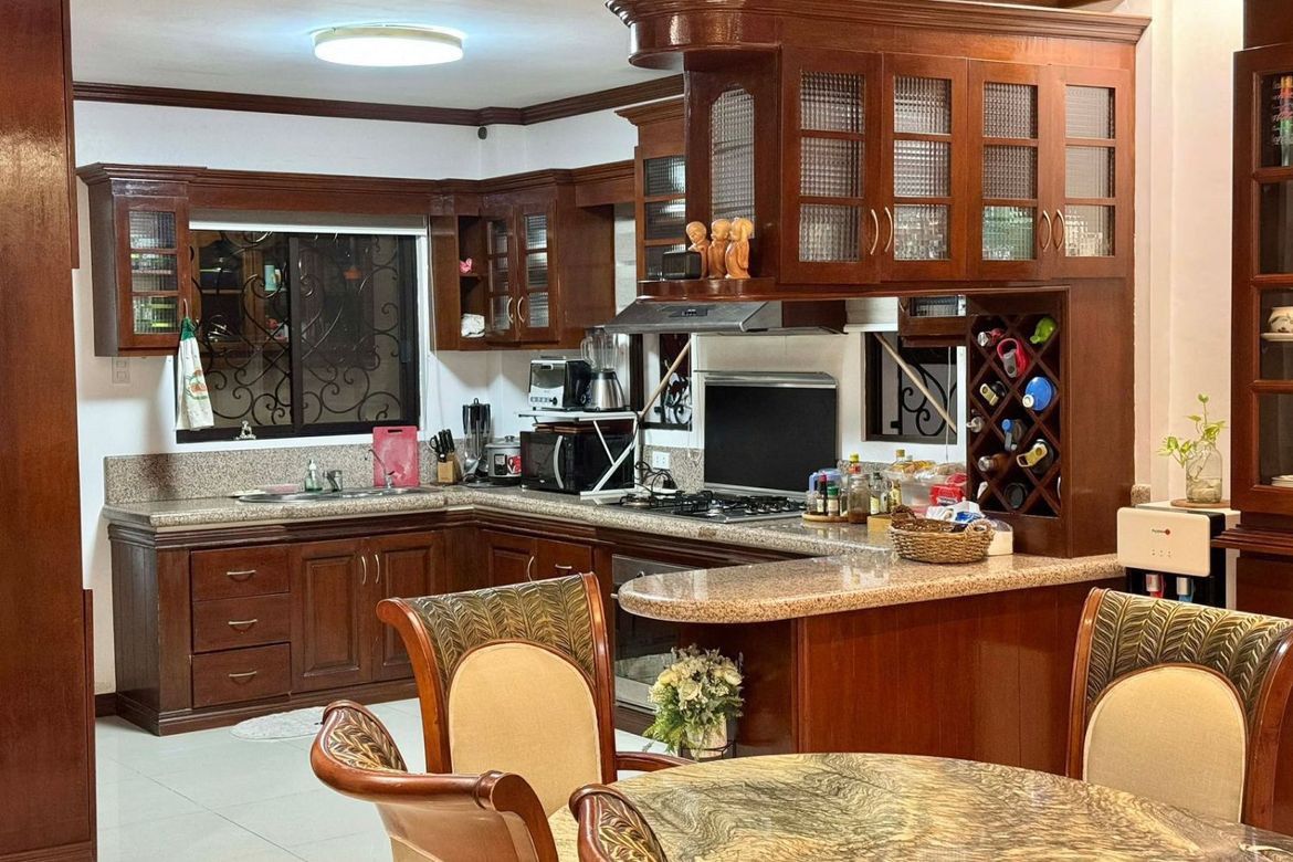 5 Bedroom House for Sale in The Grand Parkplace Village, Anabu I-B, Imus, Cavite – photo 3