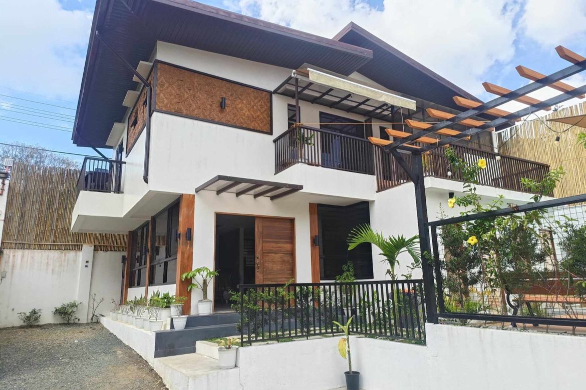 5 Bedroom House for Sale in Tolentino West, Tagaytay, Cavite