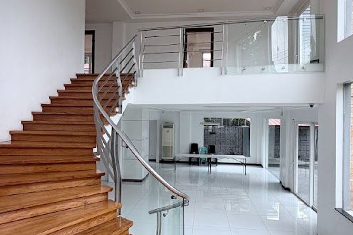 5 Bedroom House for Sale in Ugong Norte, Quezon City, Metro Manila