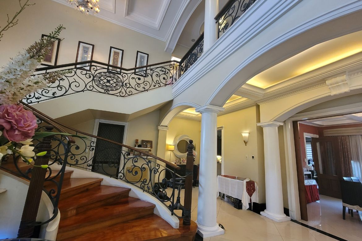 5 Bedroom House for Sale in Ugong Norte, Quezon City, Metro Manila