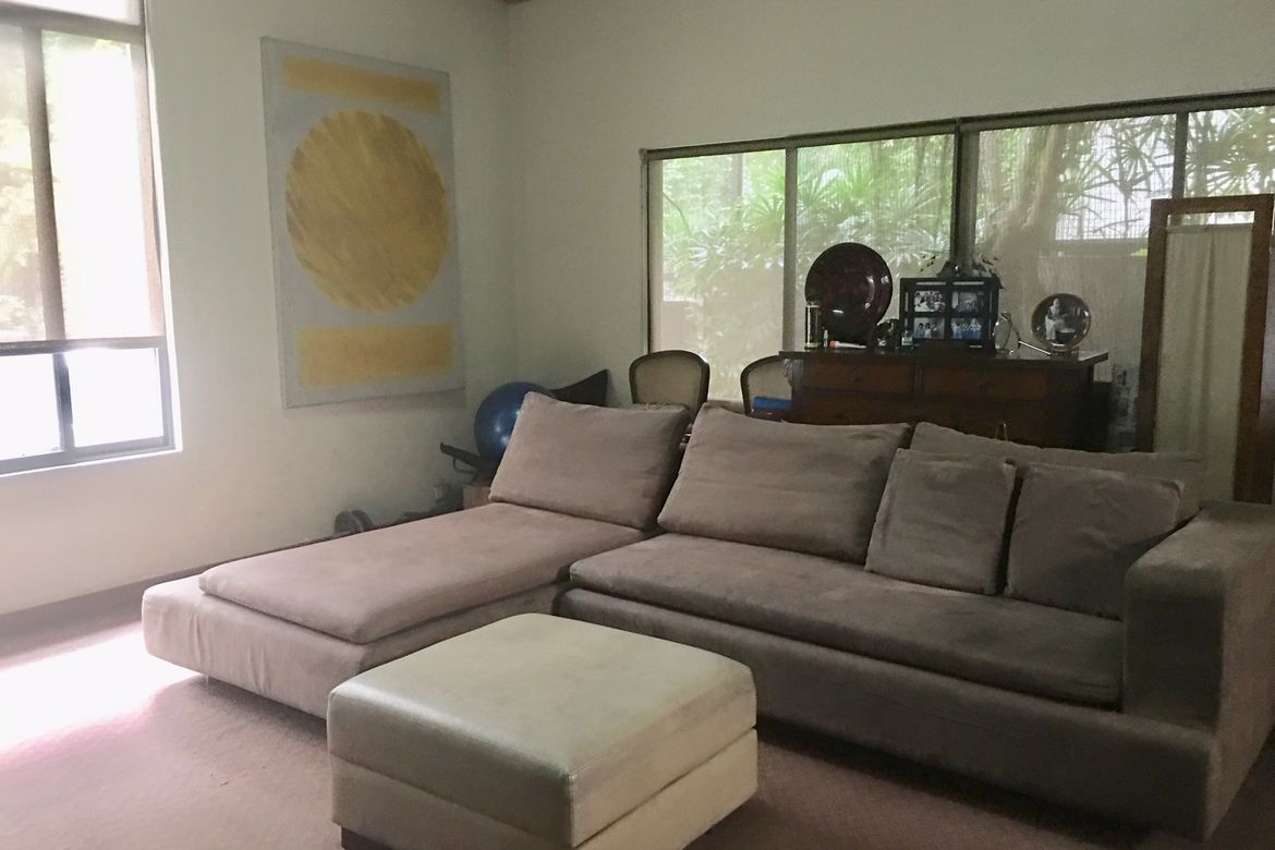 5 Bedroom House for Sale in Ugong Norte, Quezon City, Metro Manila near MRT-3 Ortigas – photo 2
