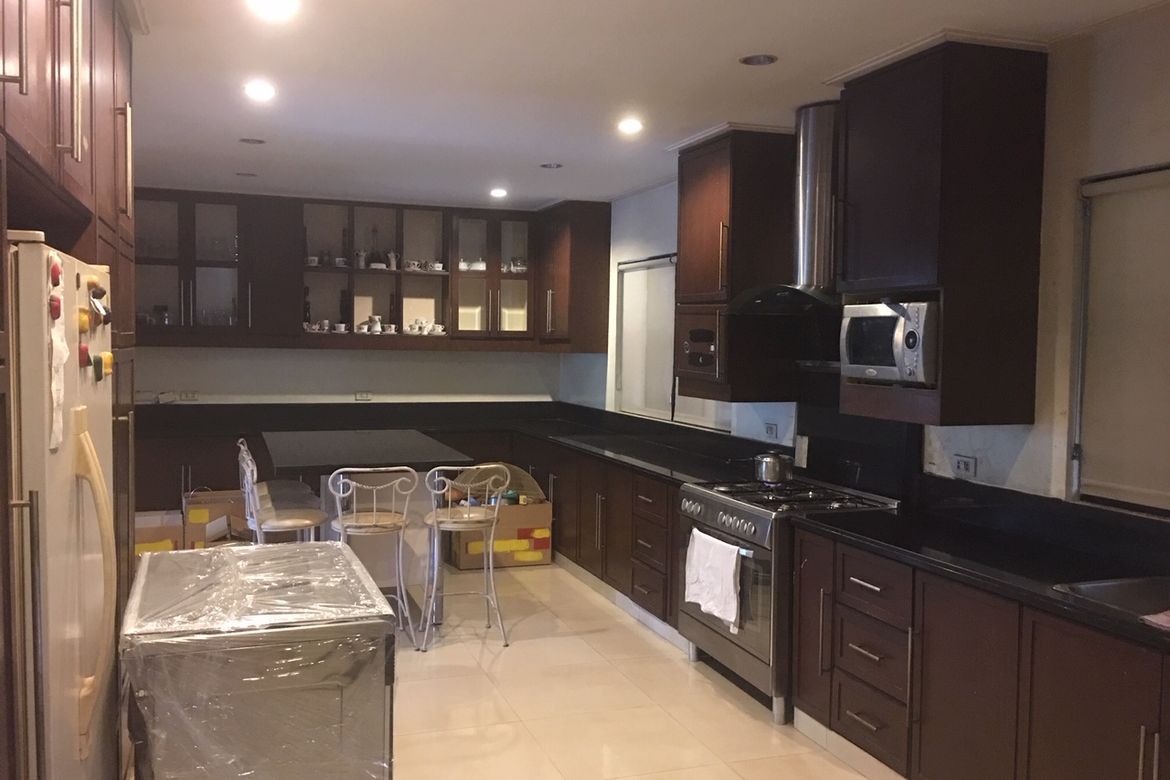 5 Bedroom House for Sale in Ugong Norte, Quezon City, Metro Manila near MRT-3 Ortigas – photo 4