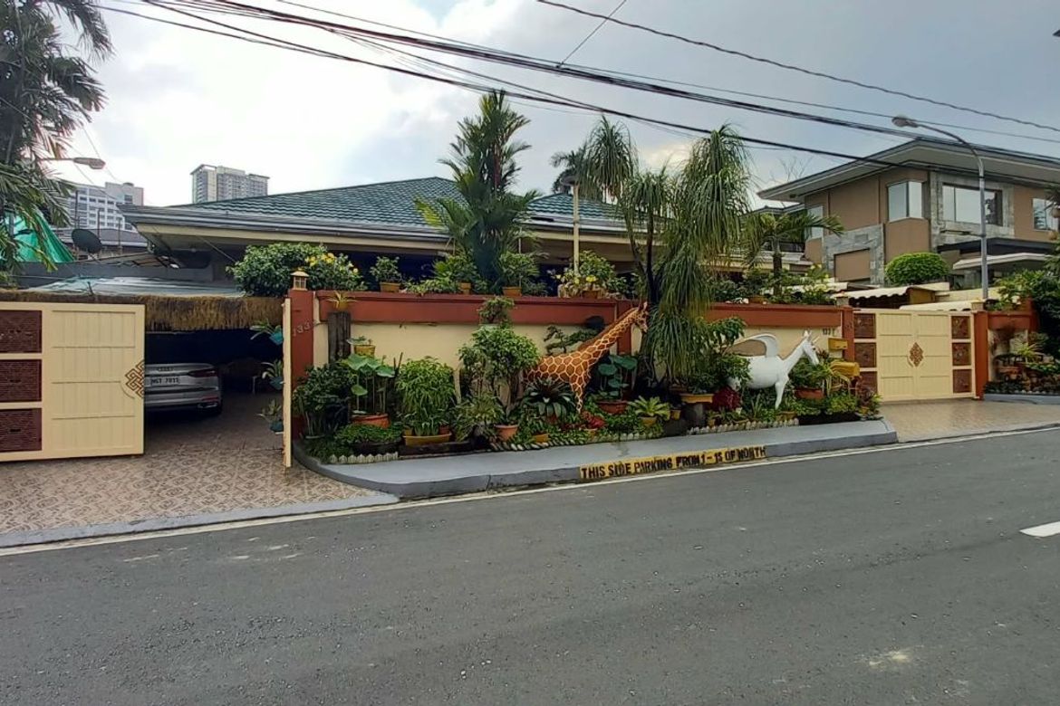 5 Bedroom House for Sale in Ugong Norte, Quezon City, Metro Manila