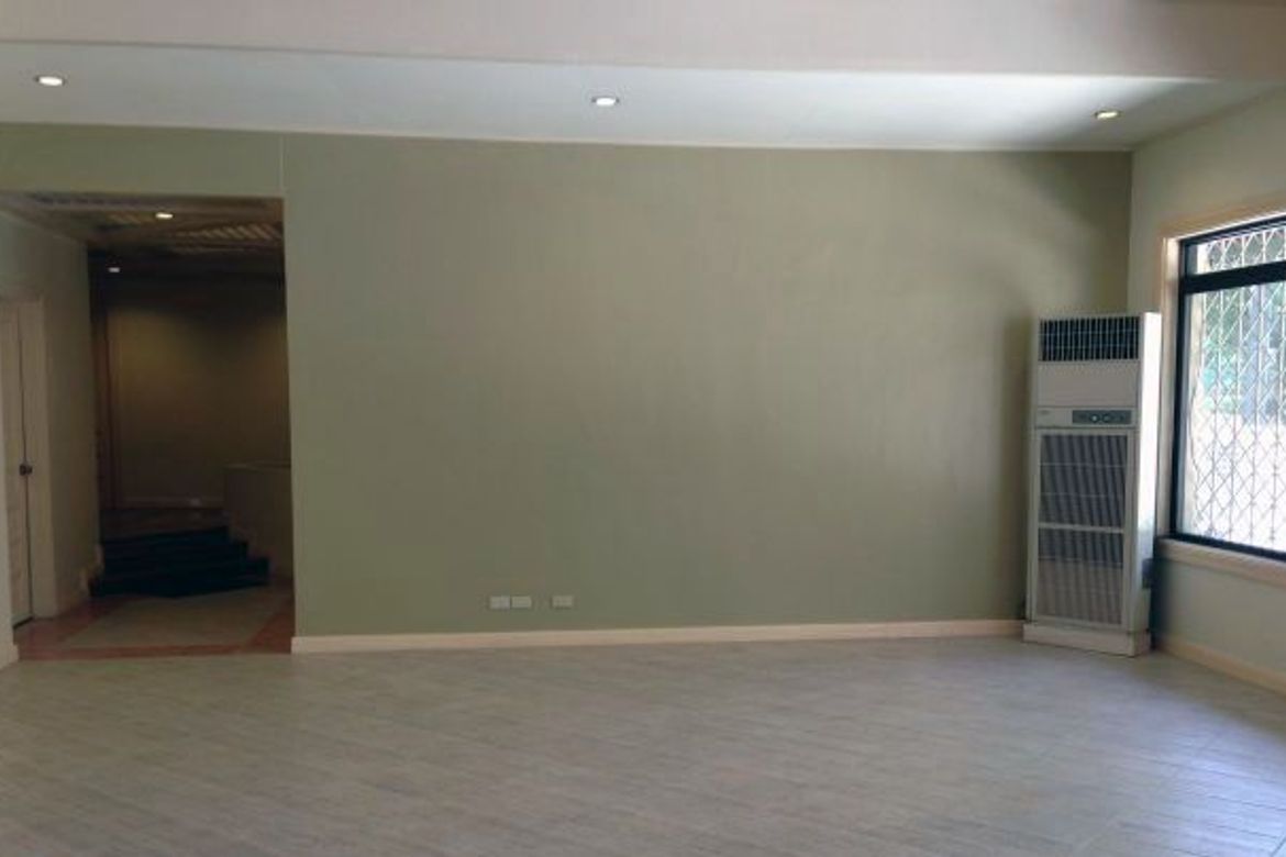 5 Bedroom House for Sale in Urdaneta Village, Bangkal, Makati, Metro Manila near MRT-3 Magallanes