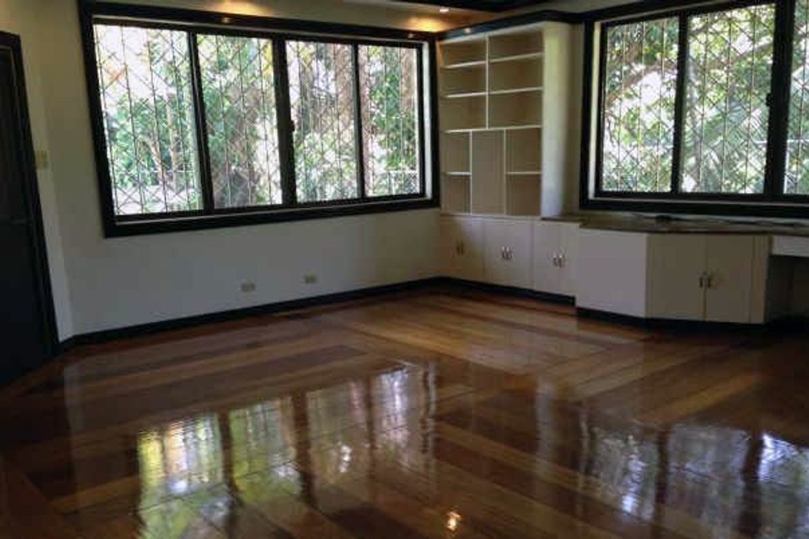 5 Bedroom House for Sale in Urdaneta Village, Bangkal, Makati, Metro Manila near MRT-3 Magallanes – photo 5