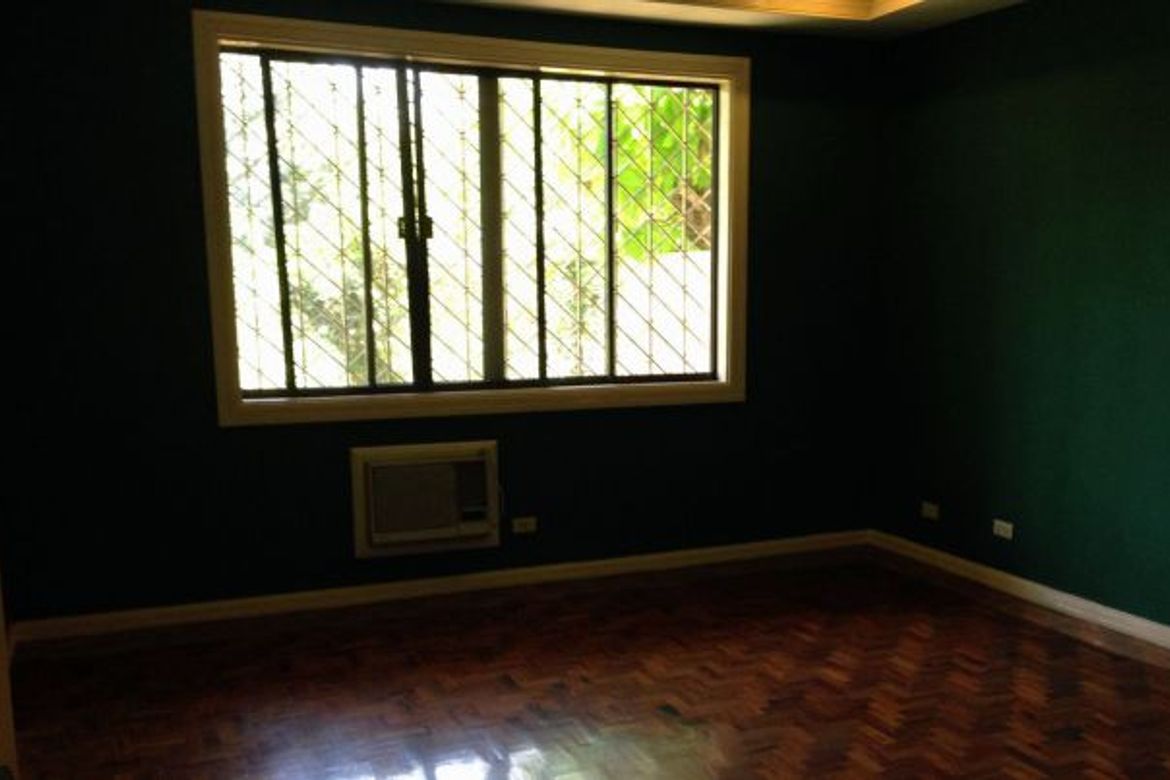 5 Bedroom House for Sale in Urdaneta Village, Bangkal, Makati, Metro Manila near MRT-3 Magallanes – photo 6