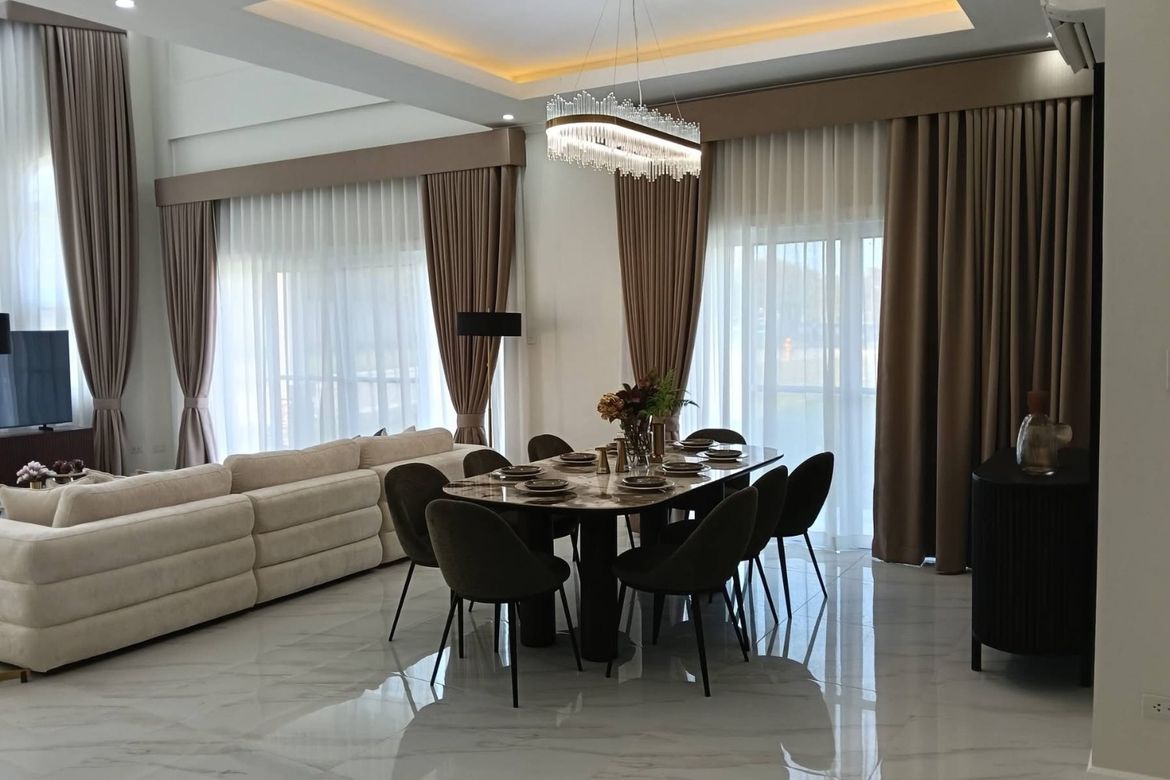 5 Bedroom House for Sale in Versailles Alabang Village, Almanza Dos, Las Piñas, Metro Manila – photo 4
