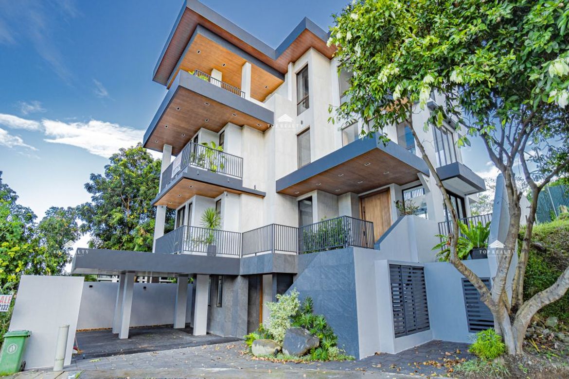 5 Bedroom House for Sale in Villa Nogales, Majayjay, Laguna