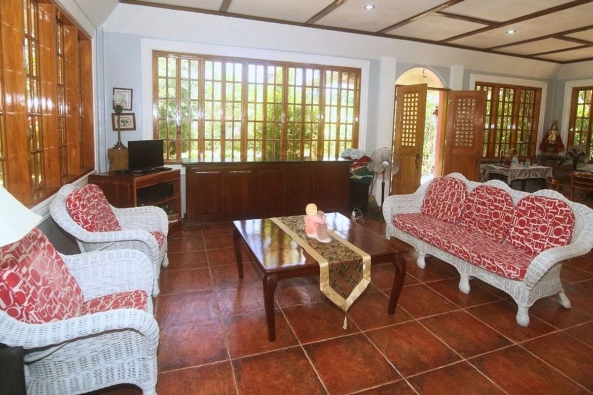 5 Bedroom House for Sale in Western Poblacion, Poro, Cebu – photo 4