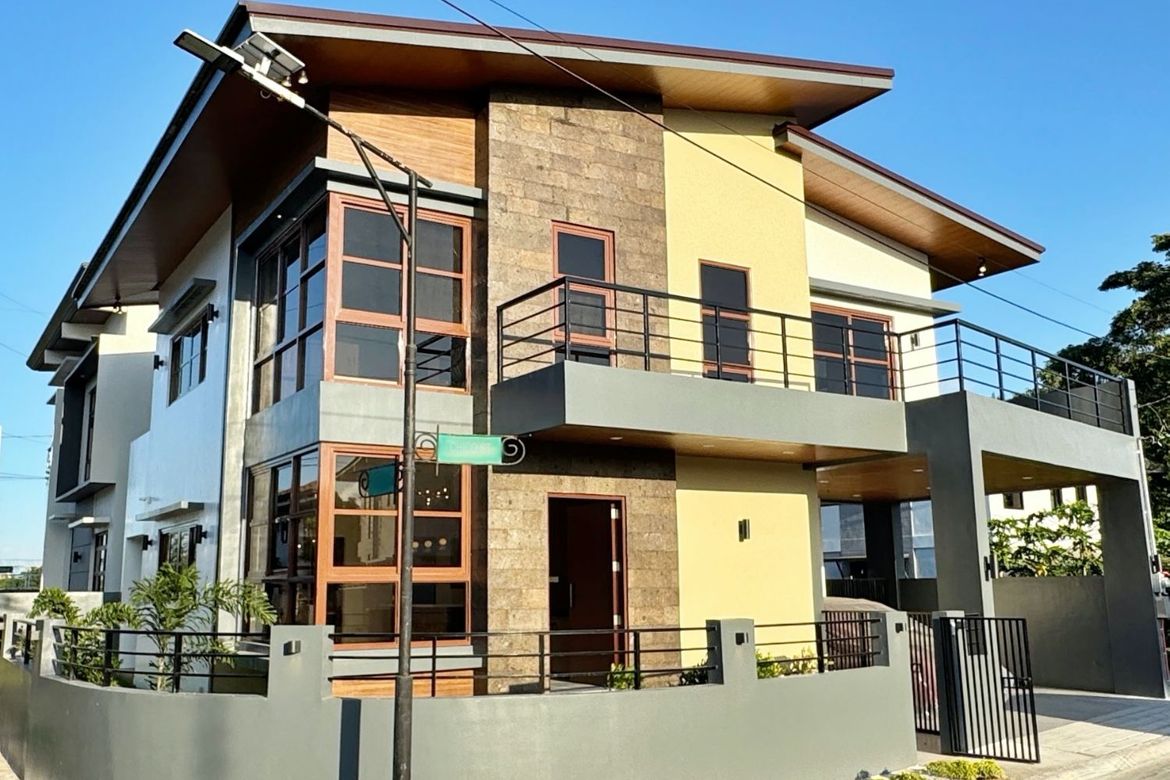 5 Bedroom House for Sale in Zapote, Biñan, Laguna