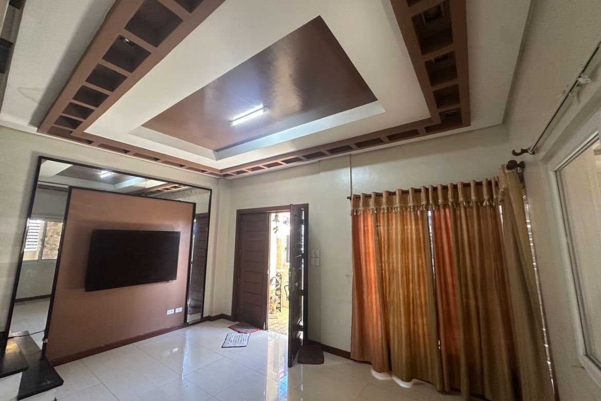 5 Bedroom House for Sale in Zapote, Biñan, Laguna