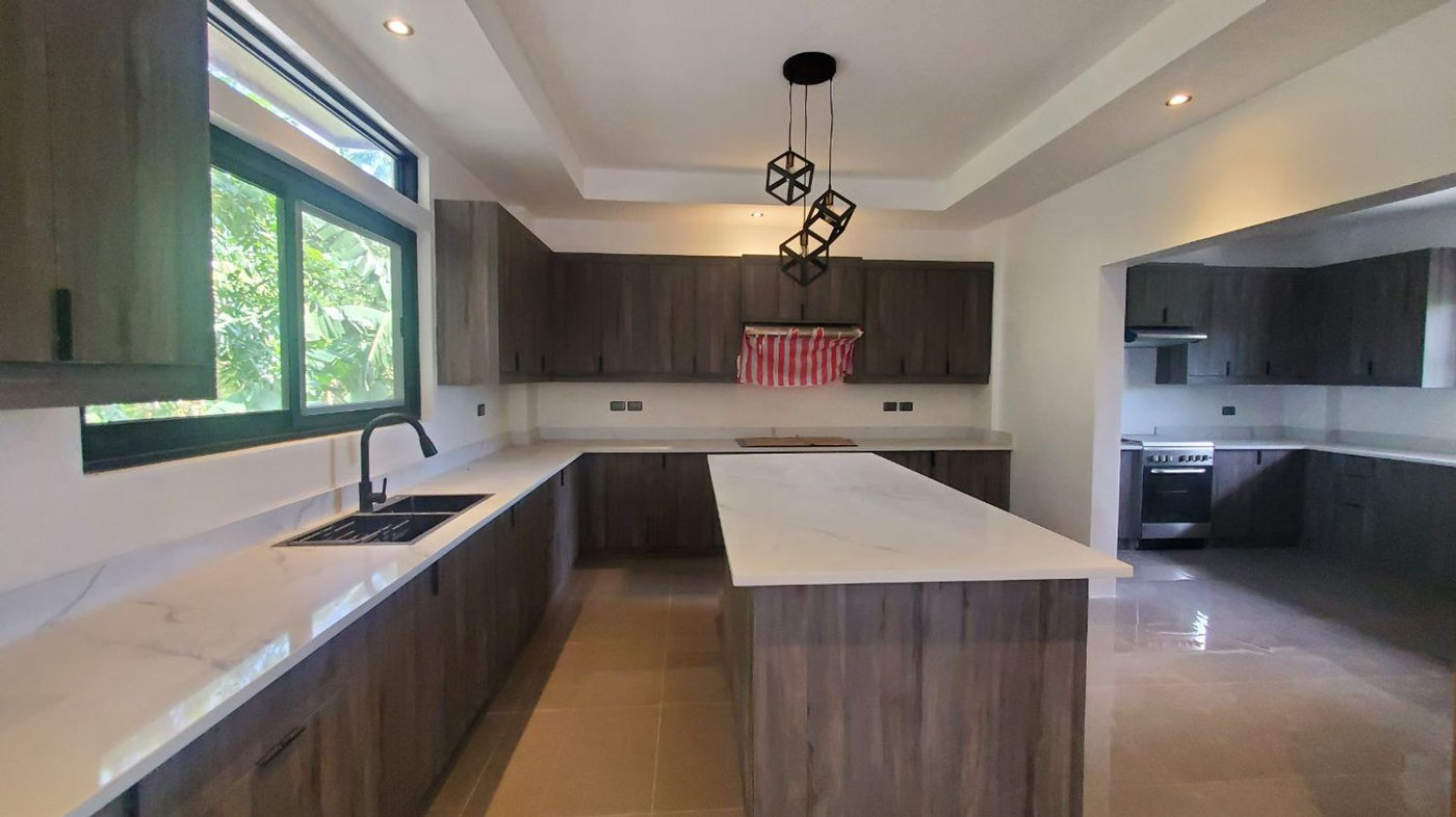 5-Bedroom Mansion on 6,000 SQM with Mt. Talamitan View for Sale in Medina, Magallanes, Cavite – photo 7