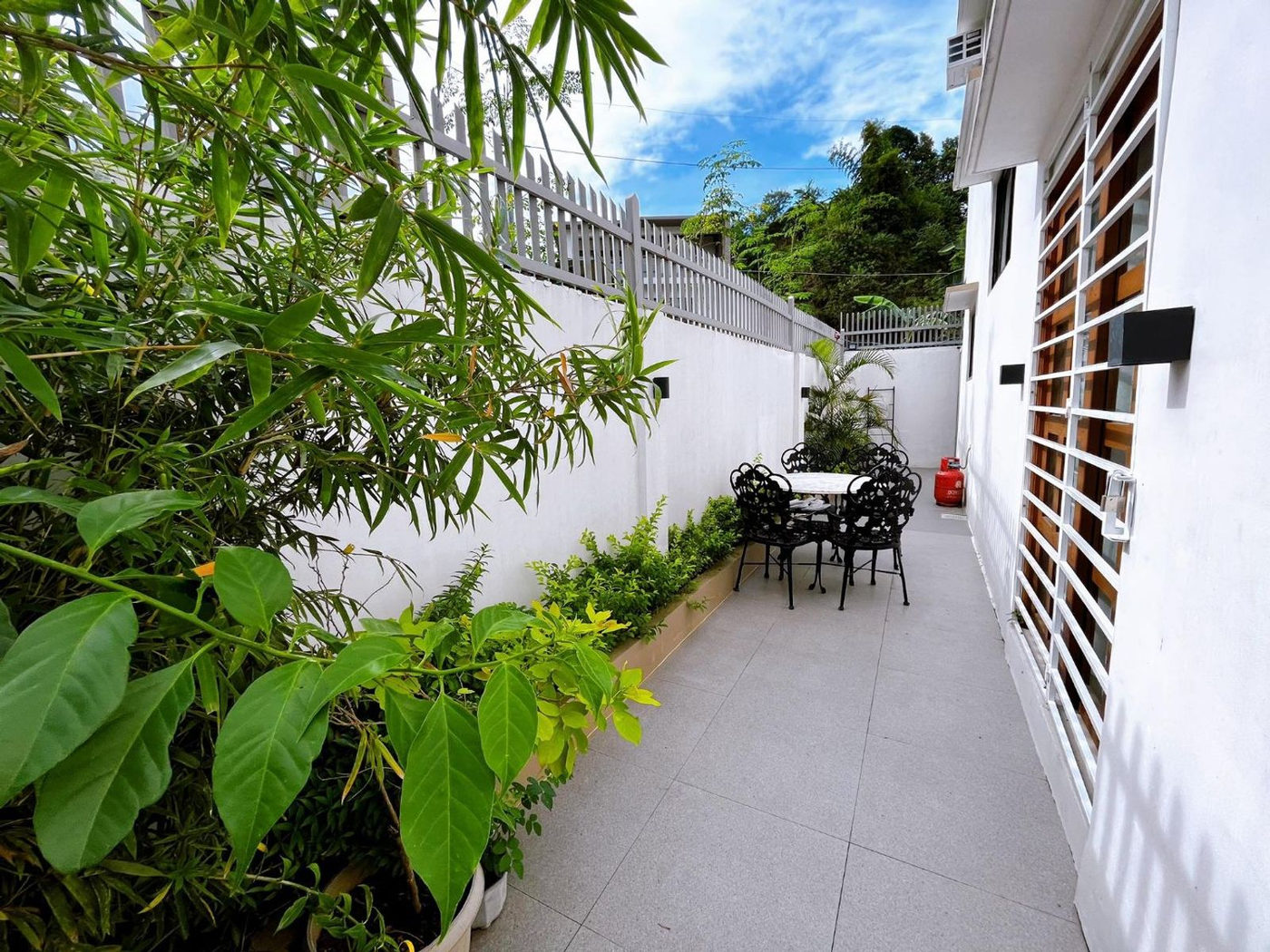5-Bedroom Modern 3-Storey House with Overlooking View for Sale in Blue Mountains, Antipolo, Rizal – photo 13