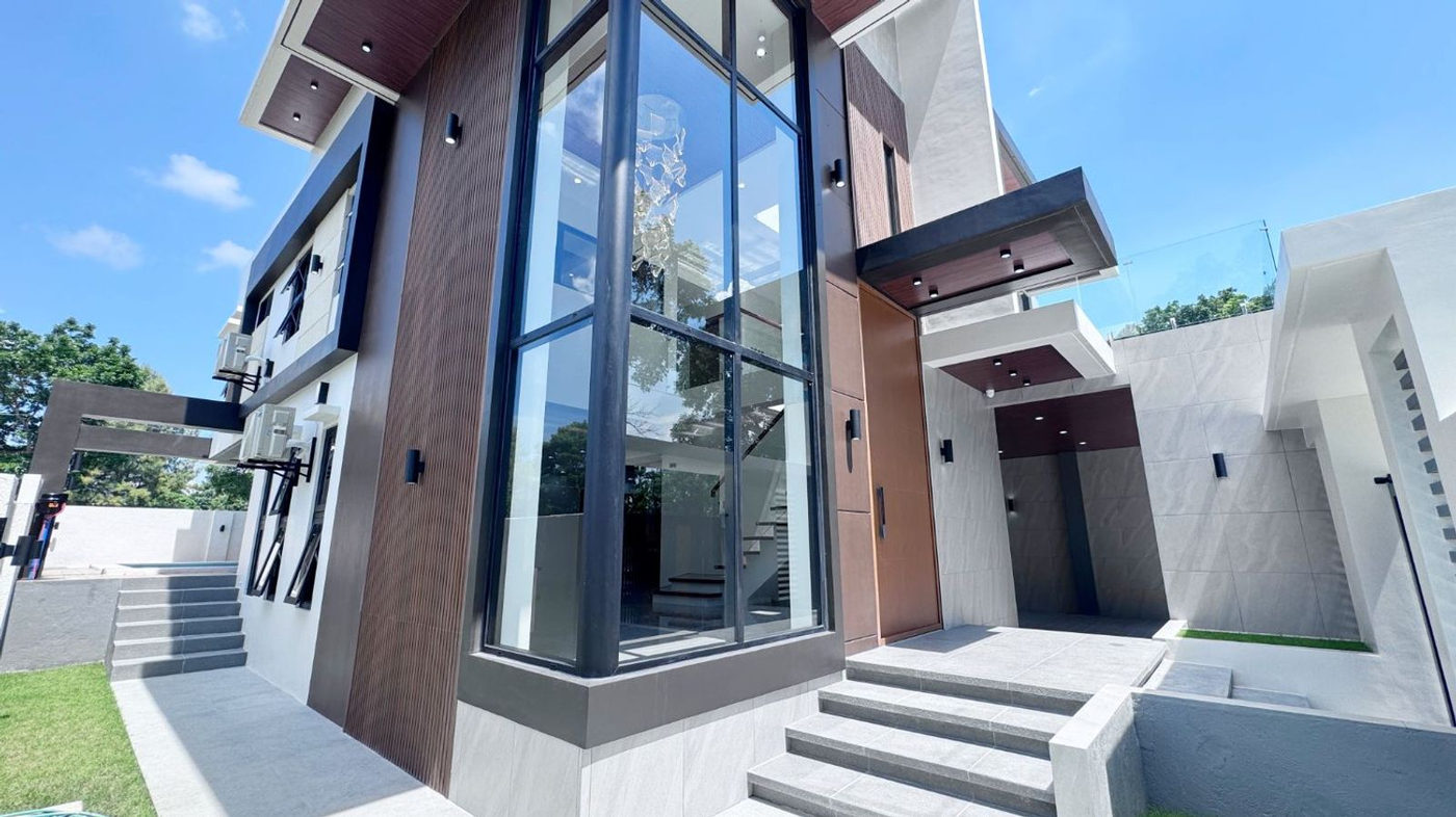 5-Bedroom Modern Contemporary House with Pool for Sale in Buck Estate, Alfonso, Cavite – photo 4