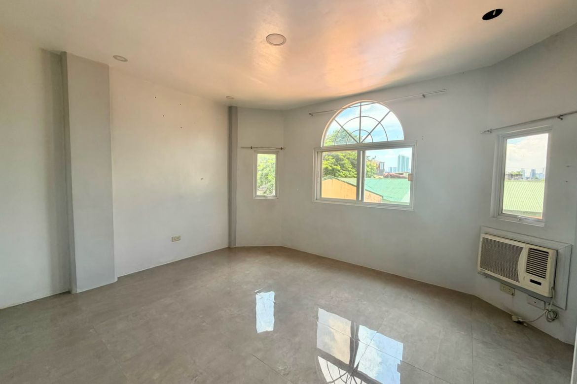 5 Bedroom Shophouse for Sale in Isabelita, San Juan, Metro Manila near LRT-2 J. Ruiz – photo 4