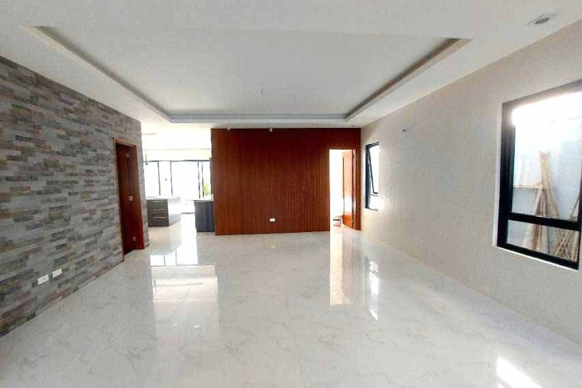 5 Bedroom Townhouse for Sale in Alabang, Muntinlupa, Metro Manila – photo 3