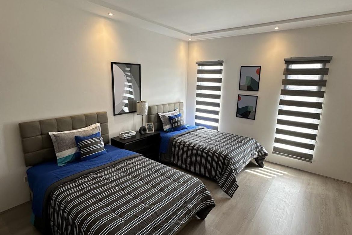 5 Bedroom Townhouse for Sale in Almanza Uno, Las Piñas, Metro Manila – photo 8