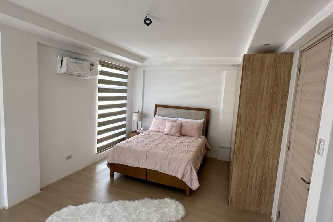 5 Bedroom Townhouse for Sale in Almanza Uno, Las Piñas, Metro Manila – photo 8