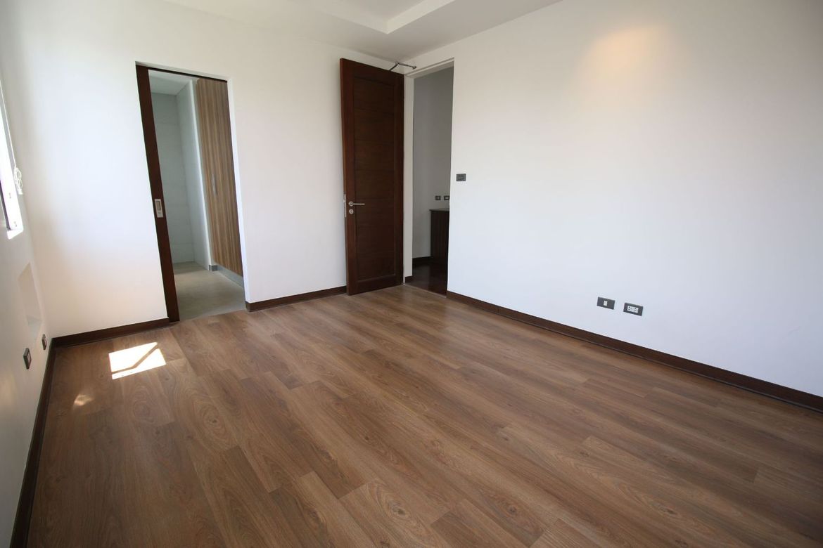 5 Bedroom Townhouse for Sale in Bambang, Taguig, Metro Manila – photo 2