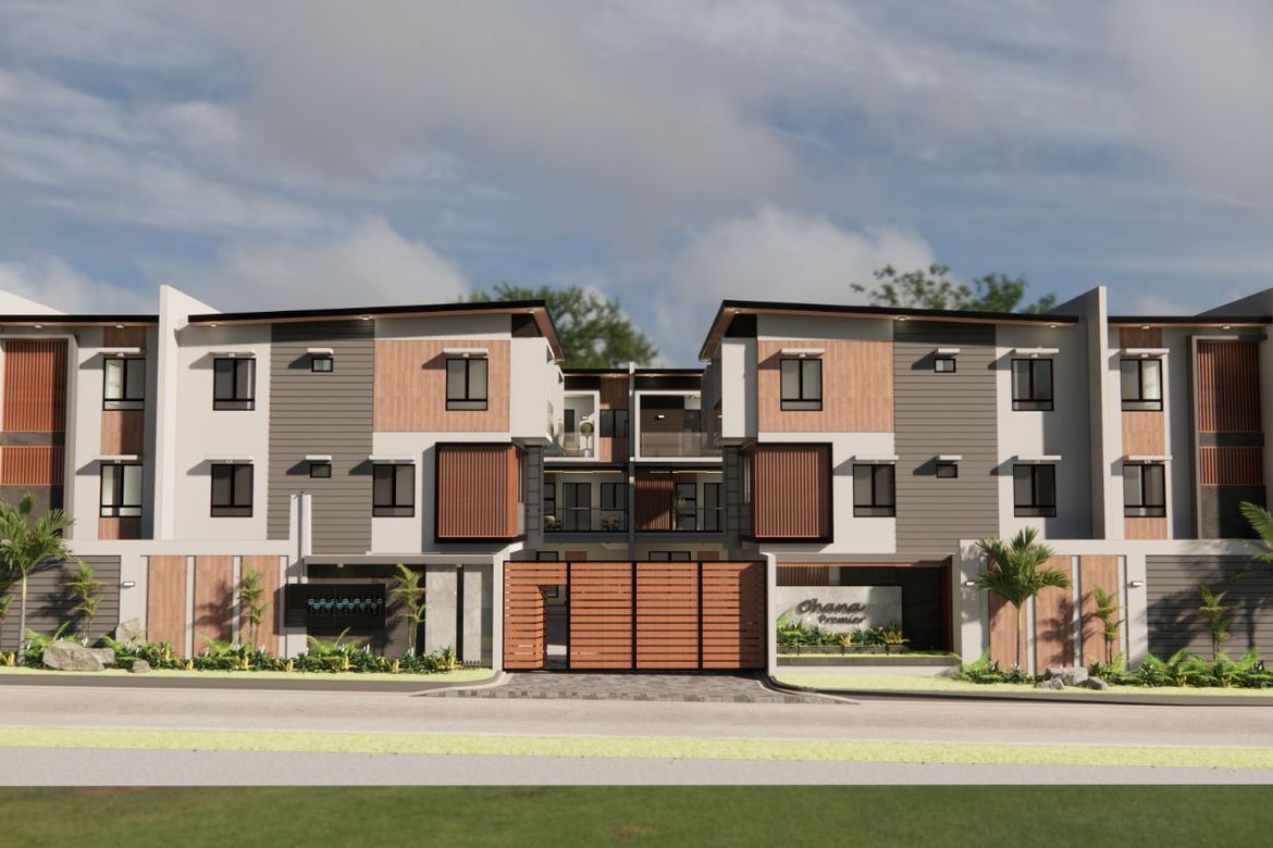 5 Bedroom Townhouse for Sale in Barangay 93, Caloocan, Metro Manila near LRT-1 Monumento