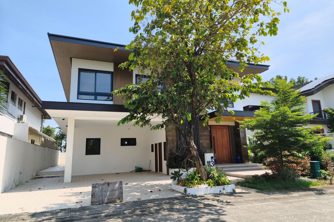5 Bedroom Townhouse for Sale in Bayanan, Bacoor, Cavite – photo 2