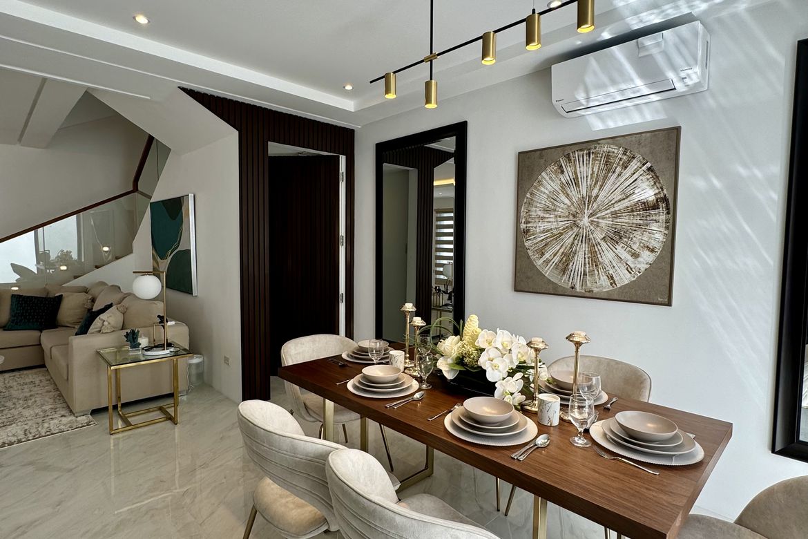5 Bedroom Townhouse for Sale in BF Homes Parañaque, BF Homes, Parañaque, Metro Manila – photo 2