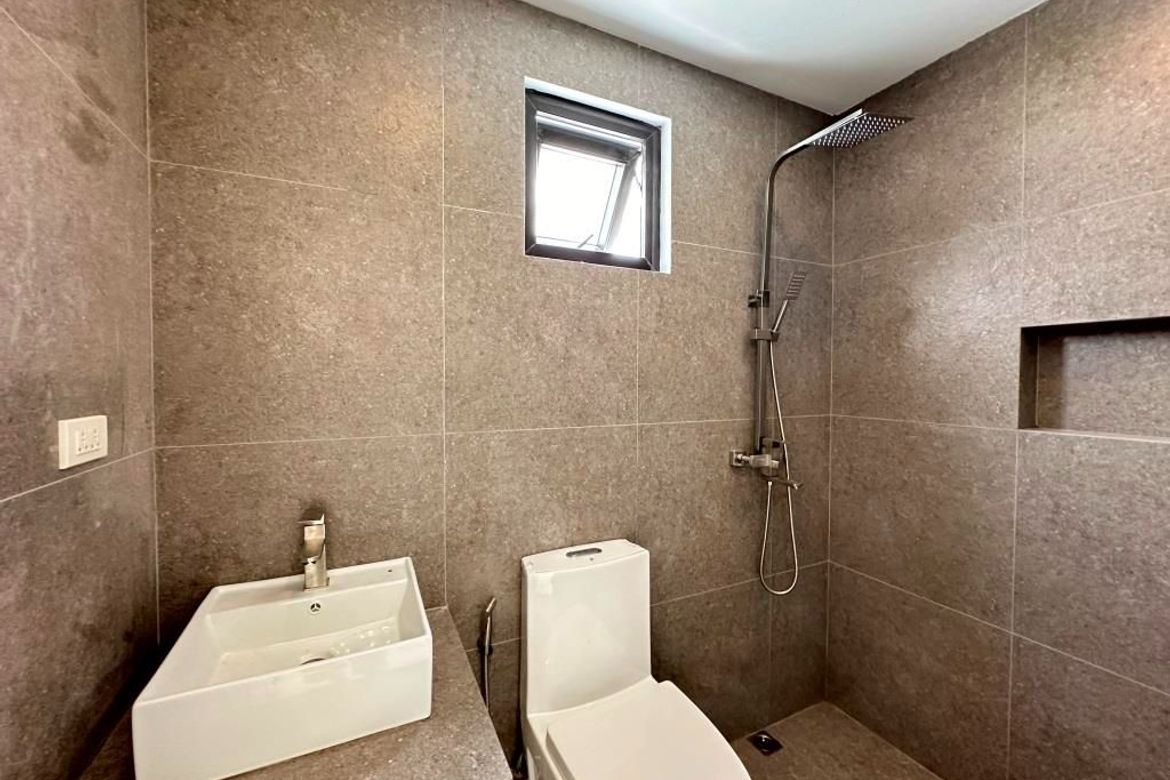 5 Bedroom Townhouse for Sale in BF Homes Parañaque, BF Homes, Parañaque, Metro Manila – photo 6