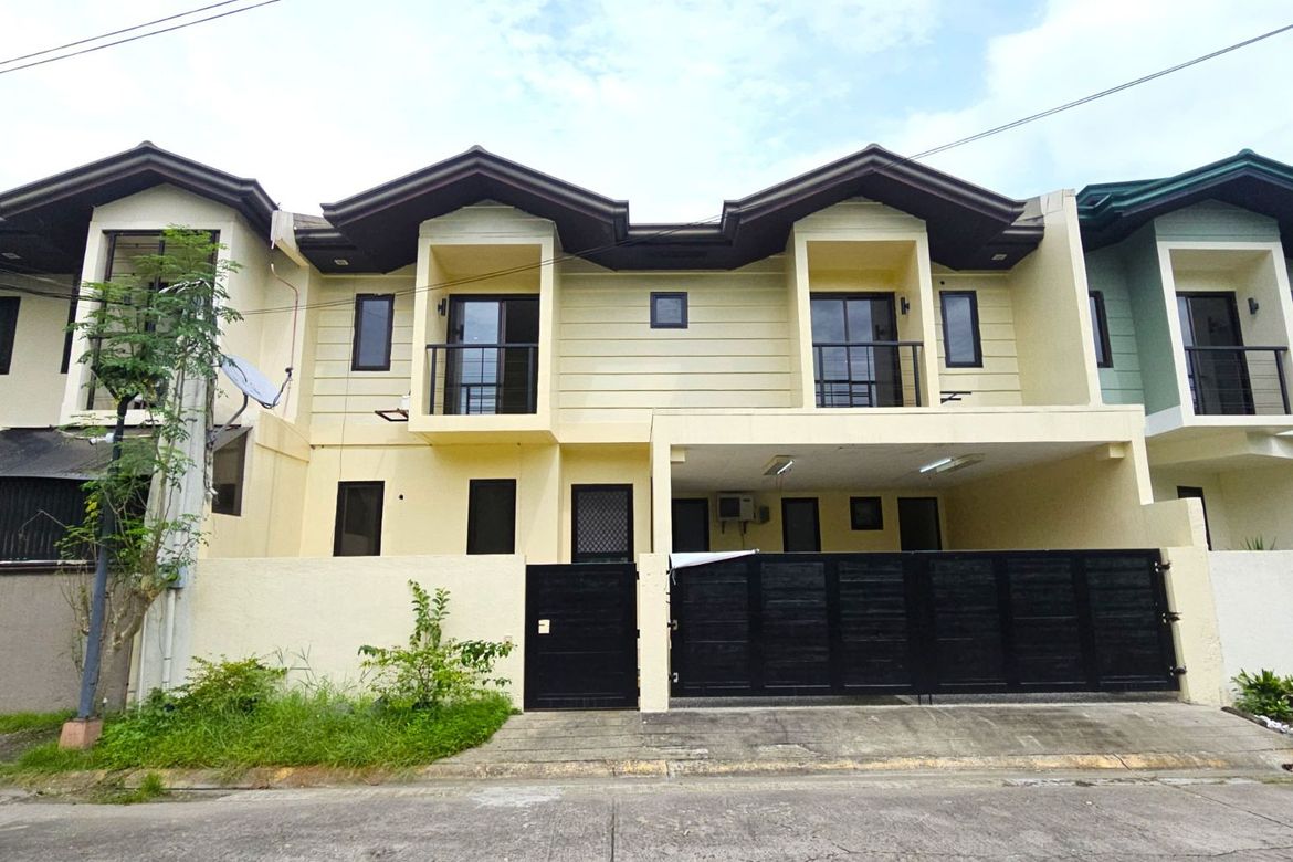 5 Bedroom Townhouse for Sale in BF Homes, Parañaque, Metro Manila