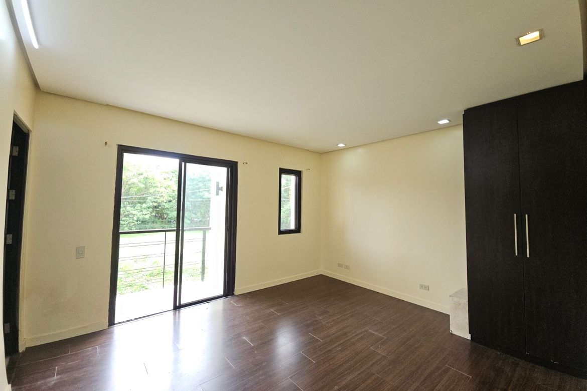 5 Bedroom Townhouse for Sale in BF Homes, Parañaque, Metro Manila – photo 5