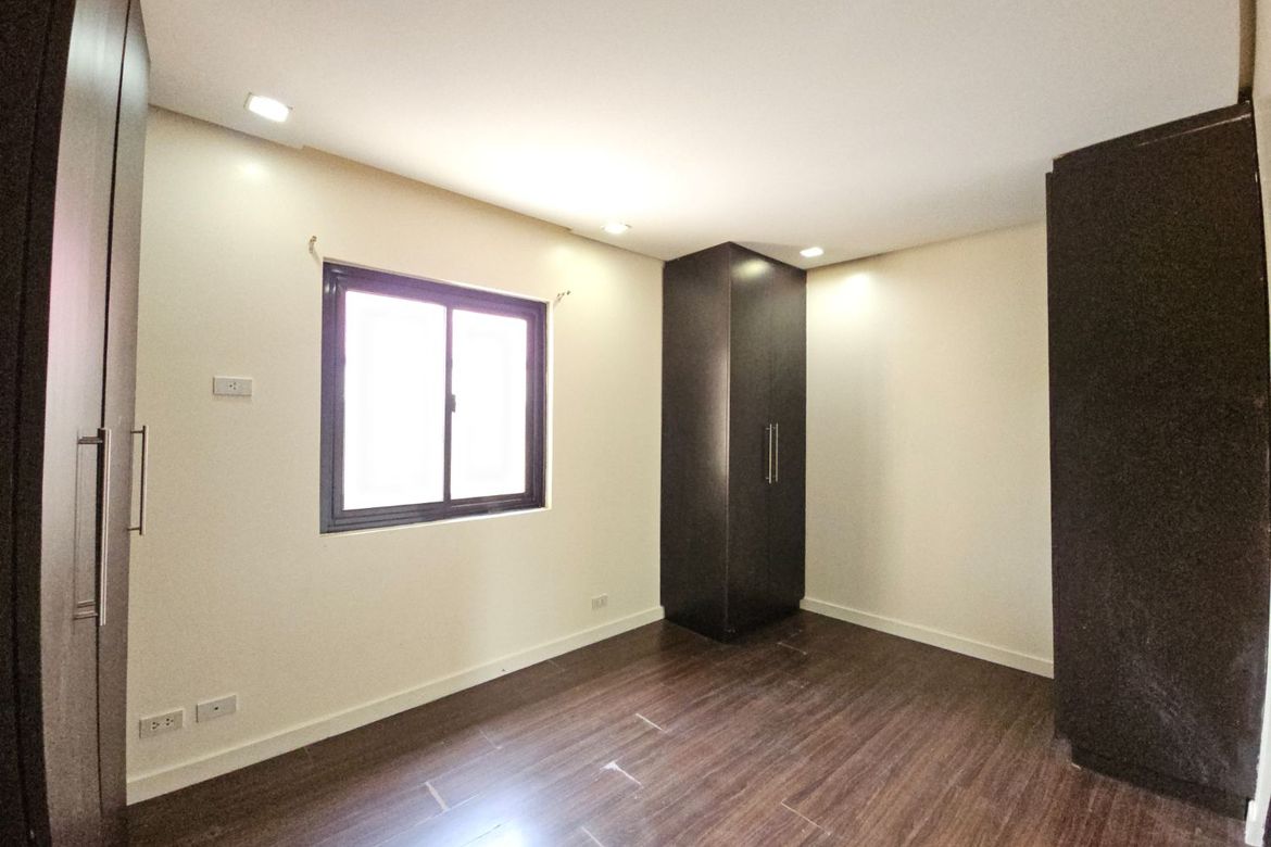 5 Bedroom Townhouse for Sale in BF Homes, Parañaque, Metro Manila – photo 8