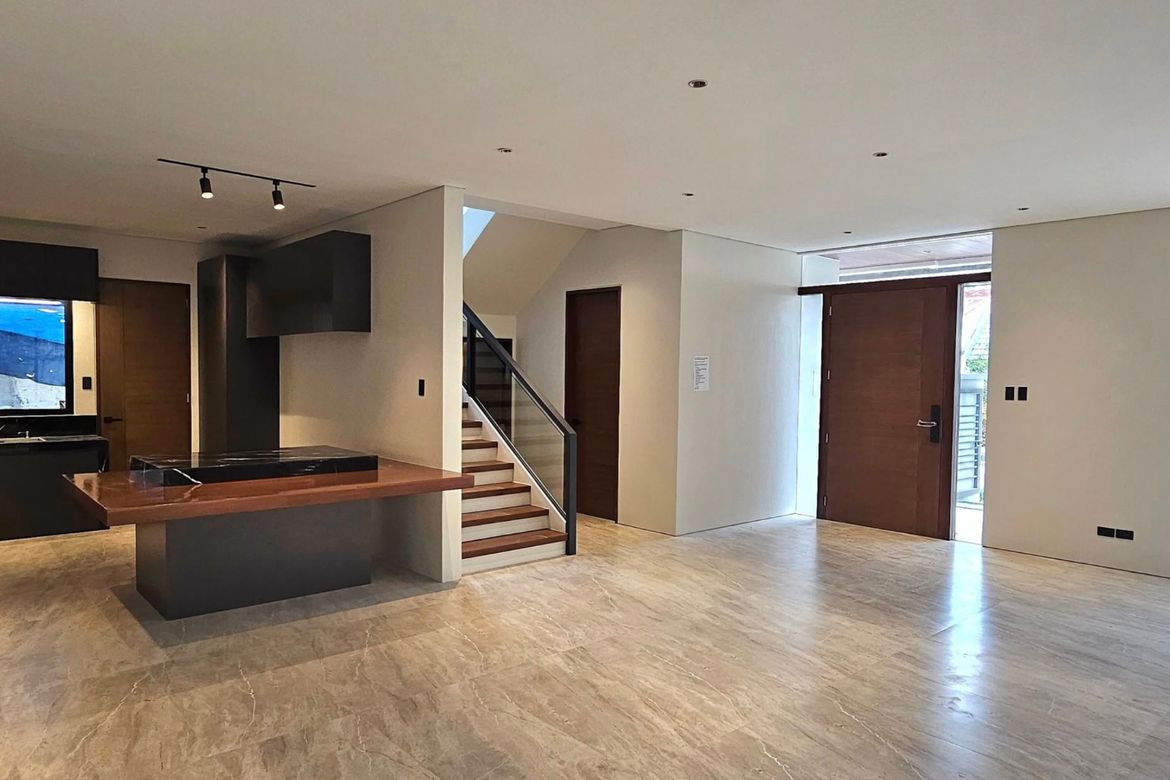 5 Bedroom Townhouse for Sale in BF Resort, Las Piñas, Metro Manila – photo 2
