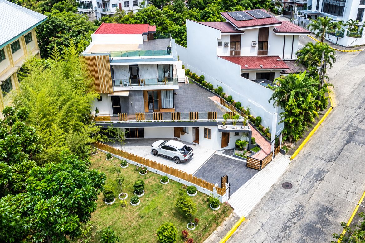 5 Bedroom Townhouse for Sale in Cadulawan, Talisay, Cebu – photo 3