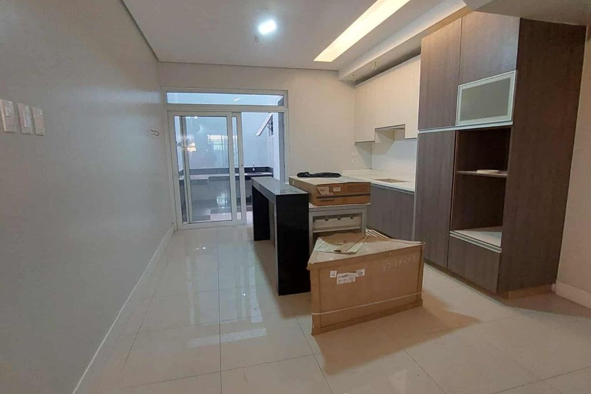 5 Bedroom Townhouse for Sale in Central, Quezon City, Metro Manila – photo 3
