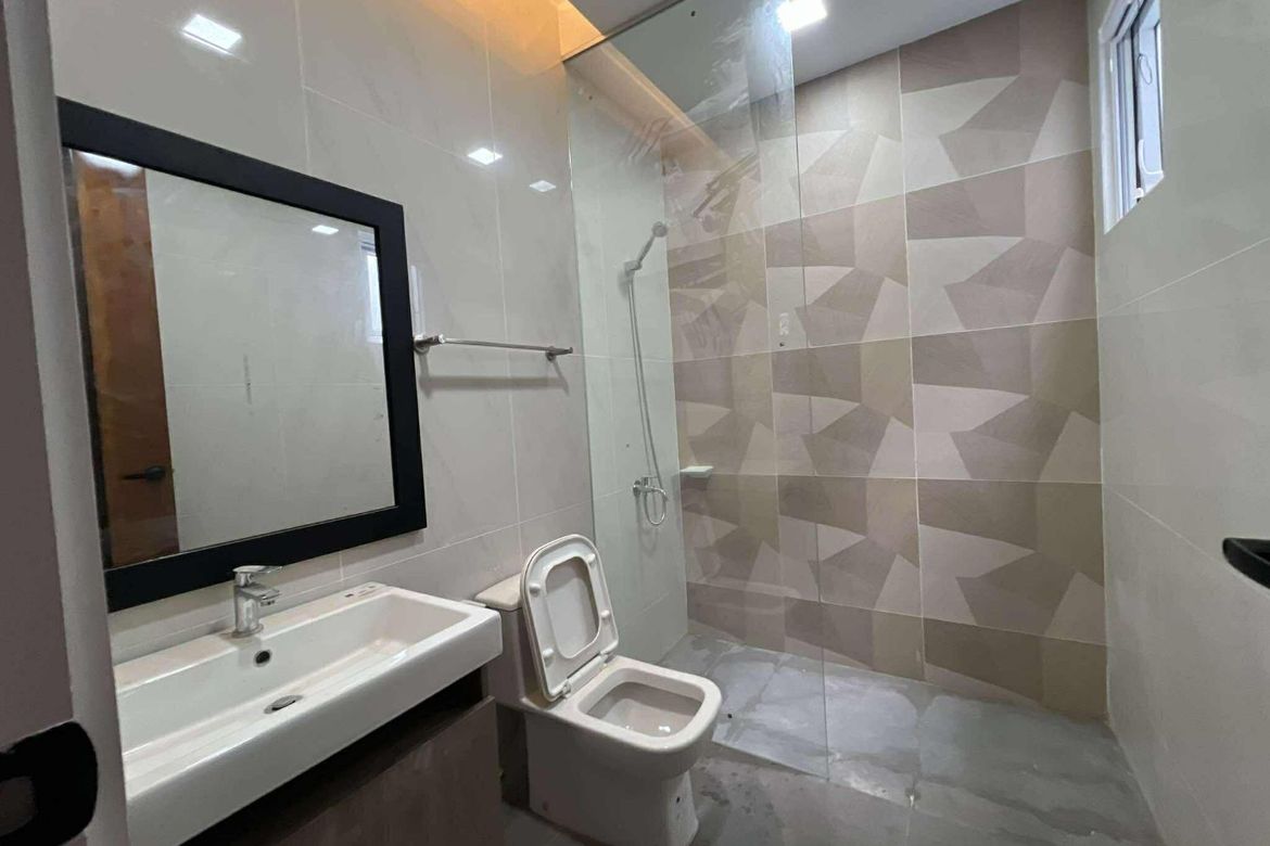 5 Bedroom Townhouse for Sale in Central, Quezon City, Metro Manila – photo 8