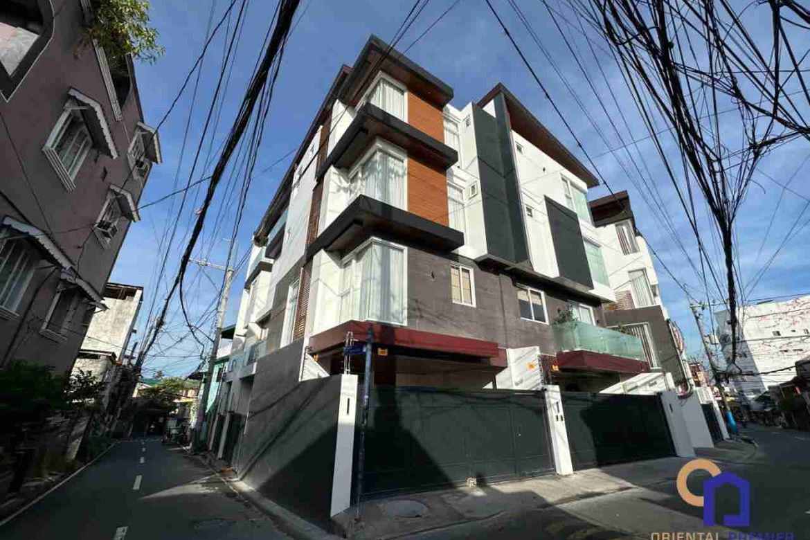 5 Bedroom Townhouse for Sale in Hagdang Bato Itaas, Mandaluyong, Metro Manila