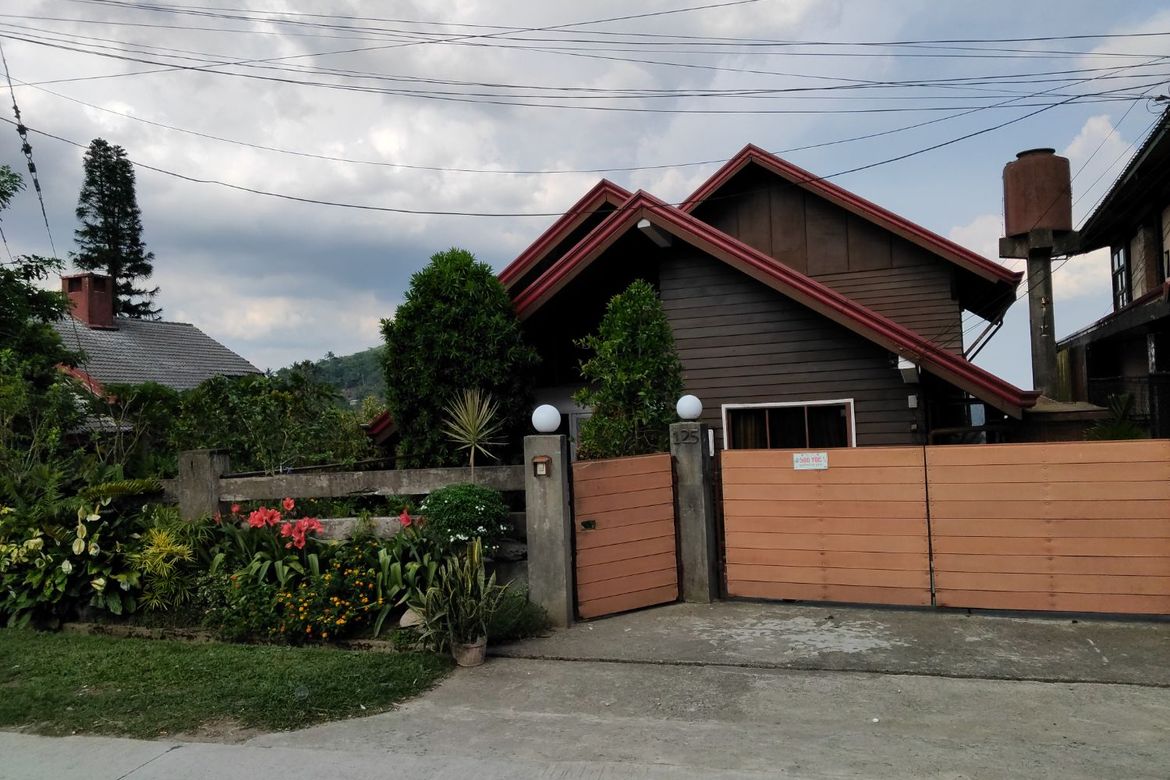 5 Bedroom Townhouse for Sale in Iruhin South, Tagaytay, Cavite – photo 8